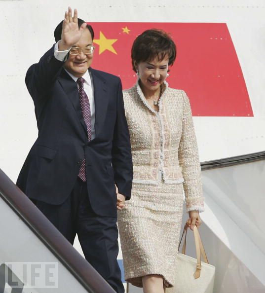 Lien Chan and wife Fang Yu arriving in Communist China.